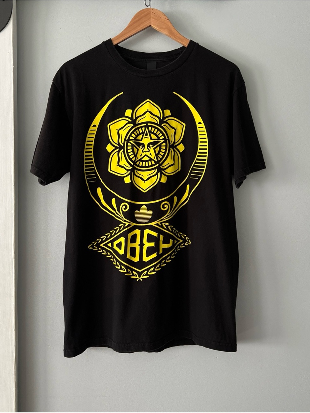 Y2K Obey Crewneck Black T-Shirt w/ Yellow Lotus Flower Star Crest Logo Print